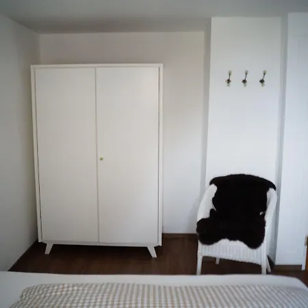 住宿加早餐酒店 Black Forest 弗罗伊登施塔特