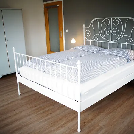 Black Forest 住宿加早餐酒店 弗罗伊登施塔特