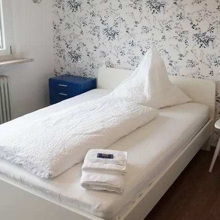 Black Forest 住宿加早餐酒店 弗罗伊登施塔特